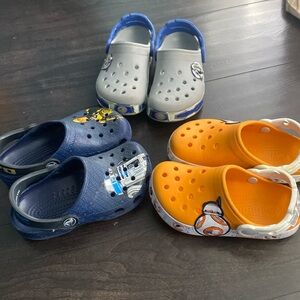 Set of 3 pairs toddler kids boys crocs size 10-11 : StarWars design, droids
